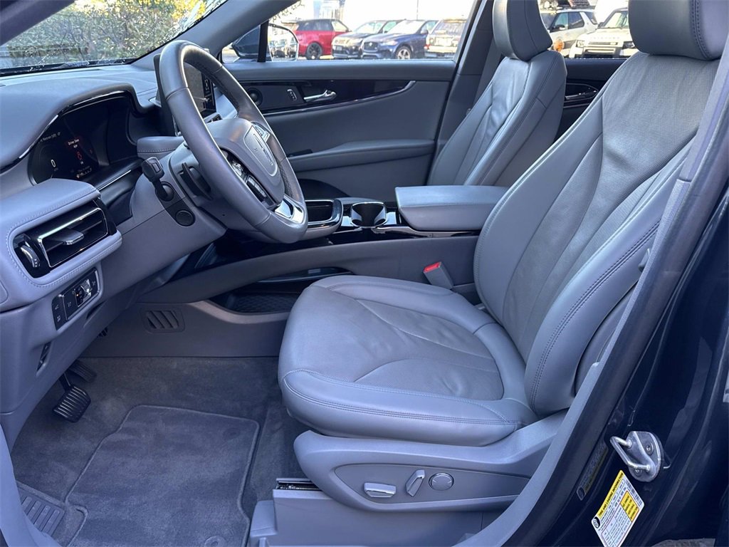 Used 2022 Lincoln Nautilus Reserve w/ Equipment Group 201A image 18