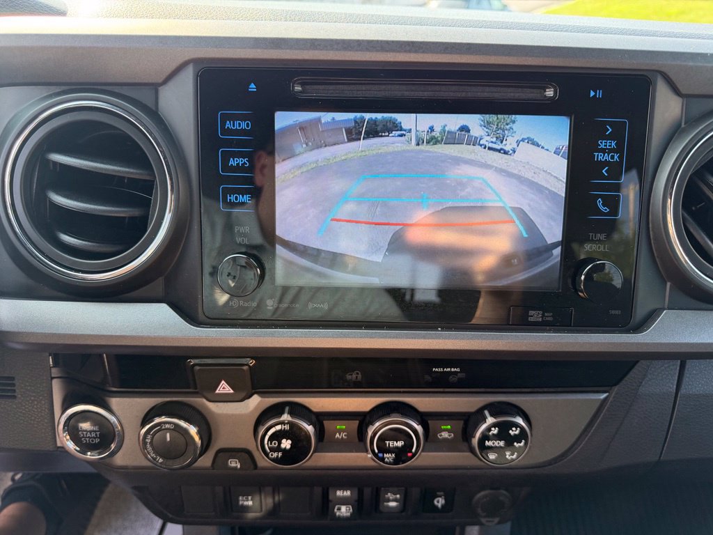 Used 2018 Toyota Tacoma TRD Sport AWD/4WD image 9