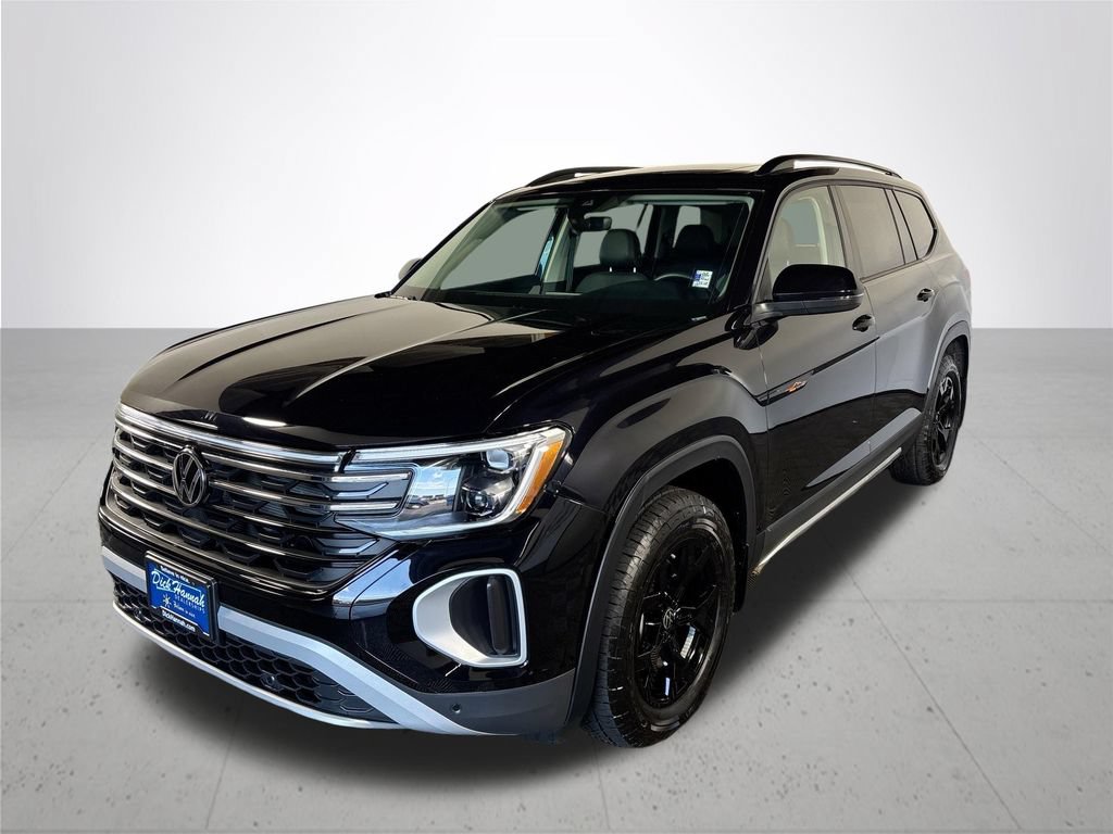Certified 2025 Volkswagen Atlas Peak Edition SE AWD/4WD image 3