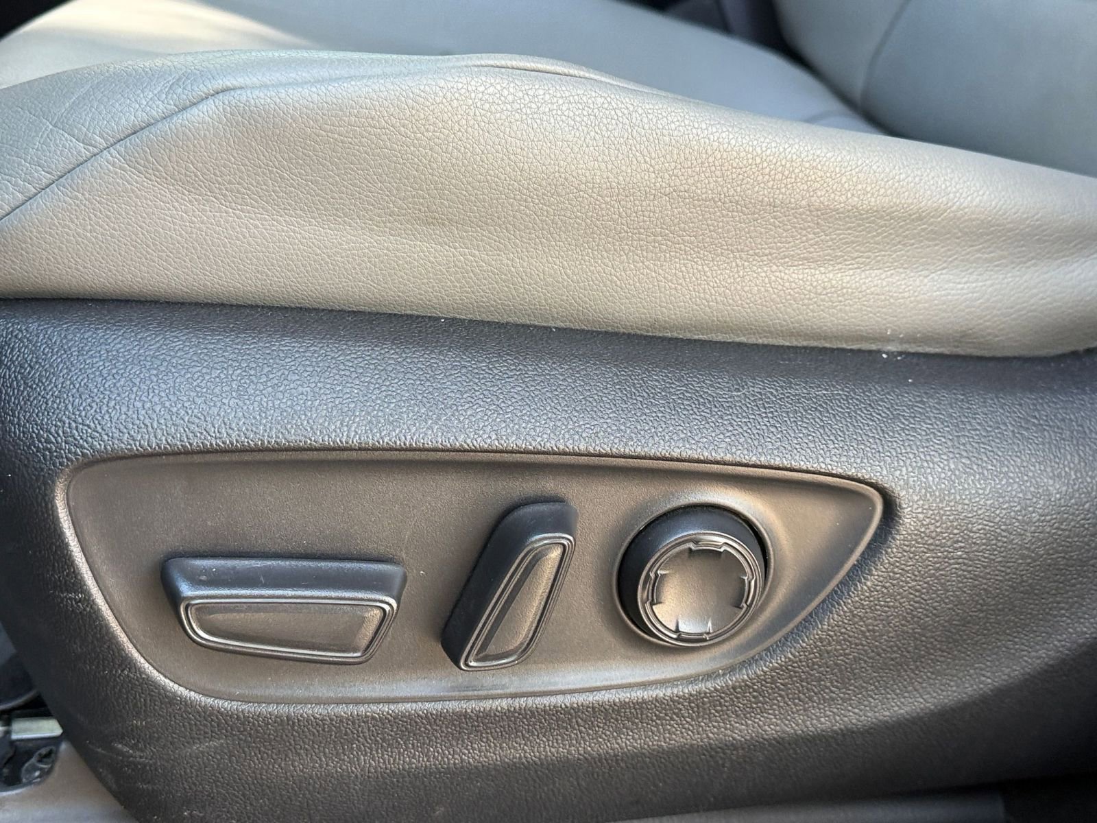 Used 2023 Toyota Sienna XLE image 21