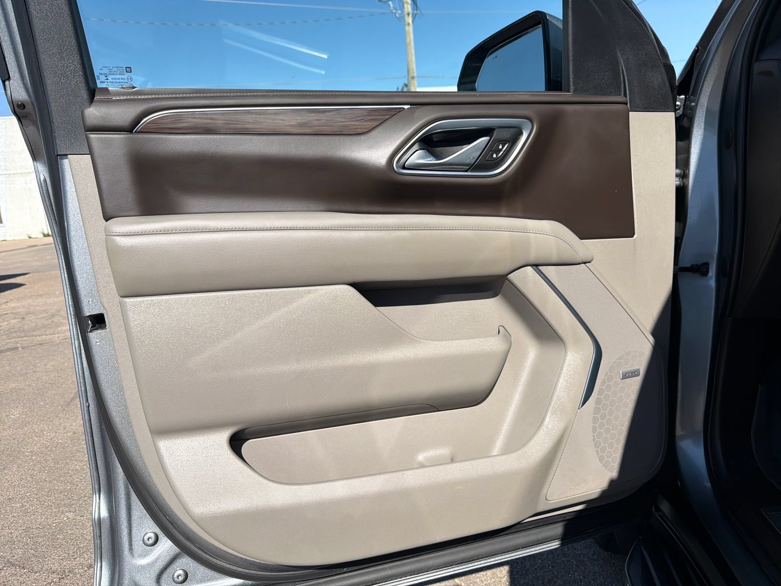 Used 2021 Chevrolet Tahoe LT w/ Luxury Package AWD/4WD image 16