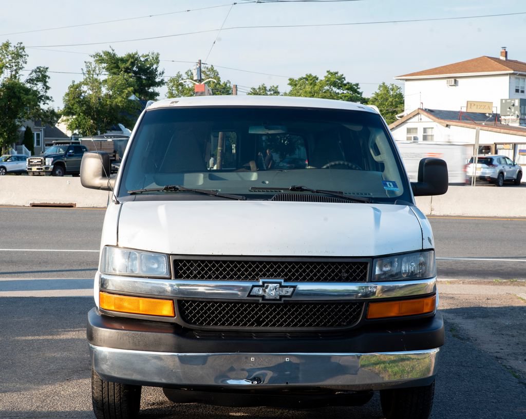 Used 2016 Chevrolet Express 3500 LT w/ LT Preferred Equipment Group RWD image 2