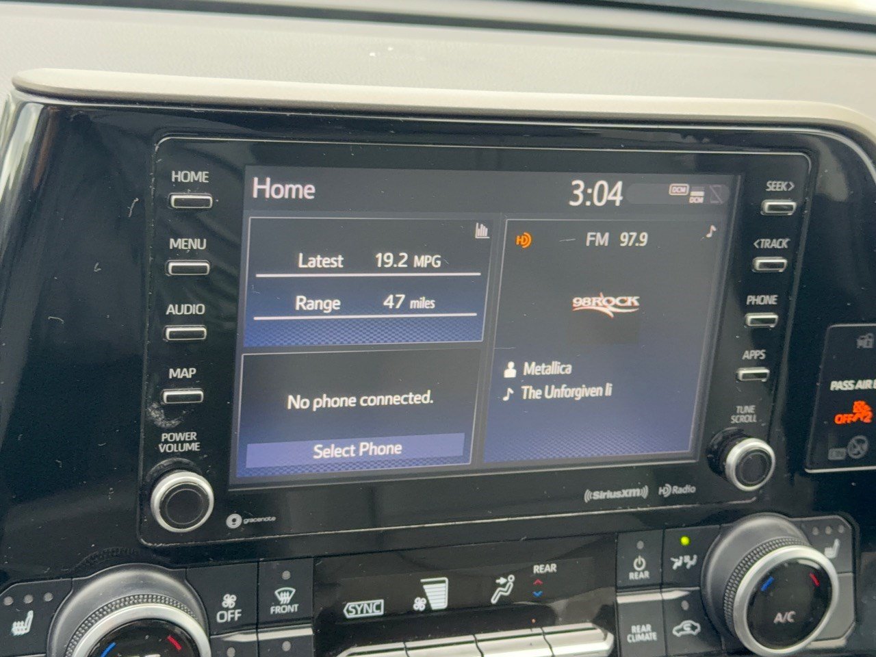 Used 2021 Toyota Highlander XLE AWD/4WD image 23