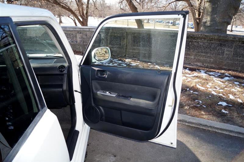 Used 2006 Scion xB image 23