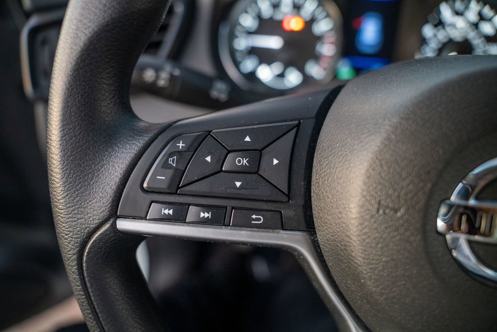 Used 2019 Nissan Rogue SV image 22