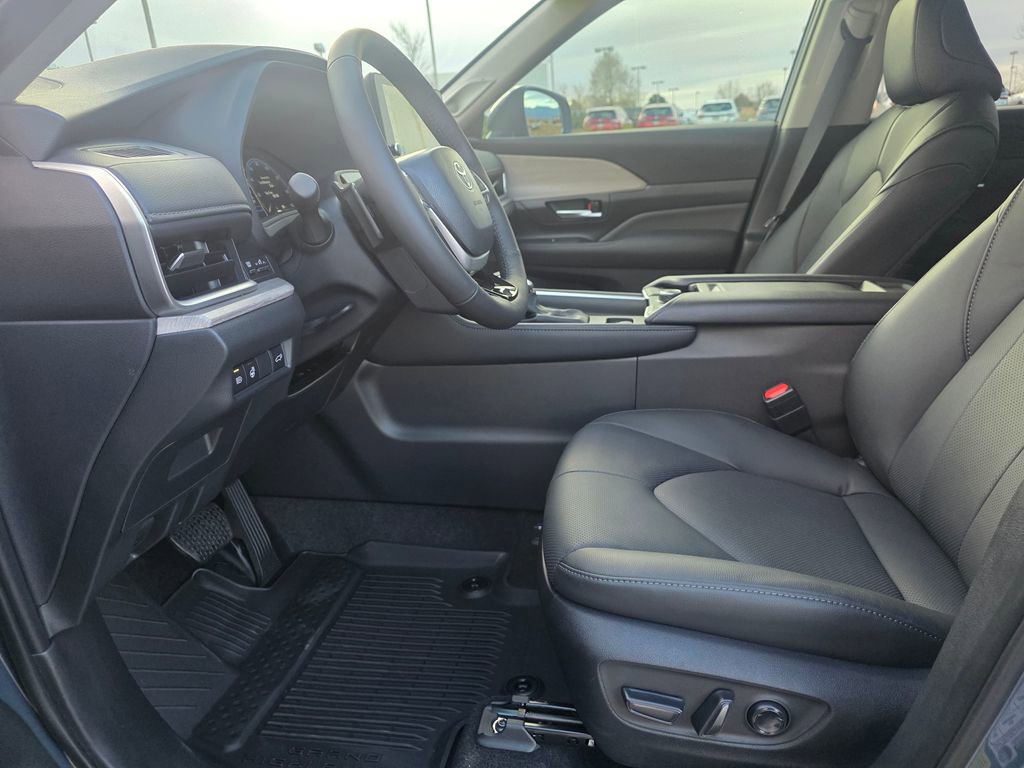 Used 2026 Toyota Grand Highlander Platinum image 20