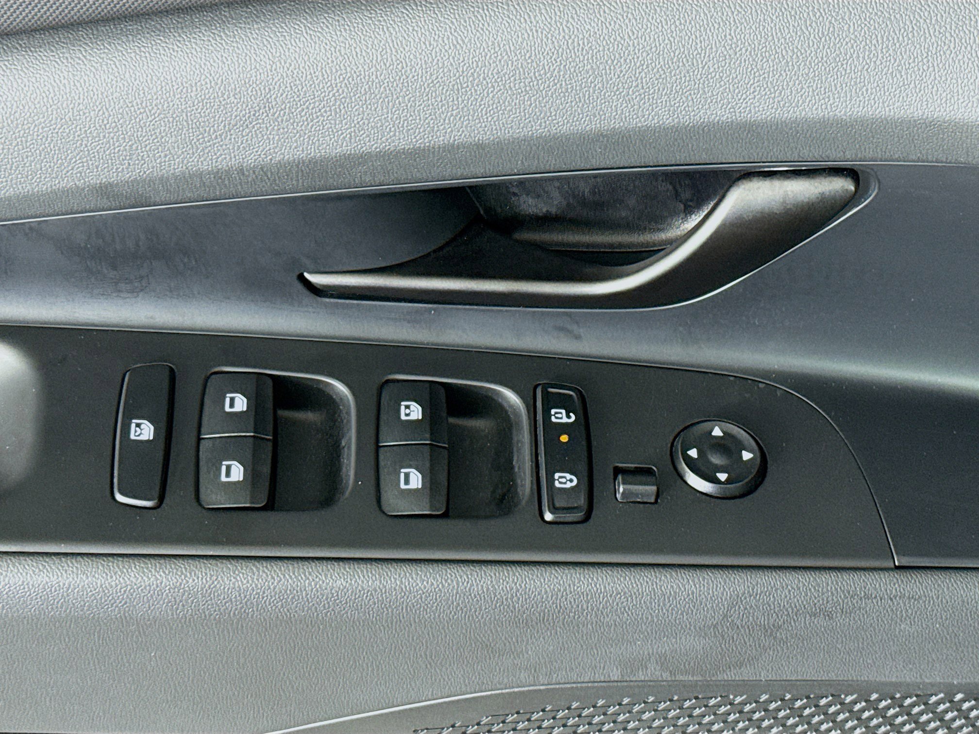 Used 2026 Hyundai Elantra Sport FWD image 23