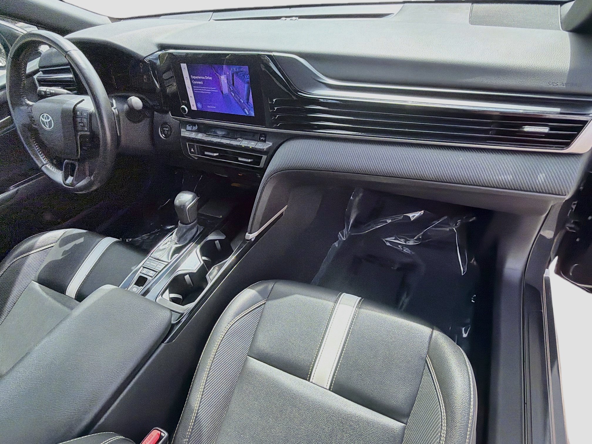Used 2025 Toyota Camry SE FWD image 13