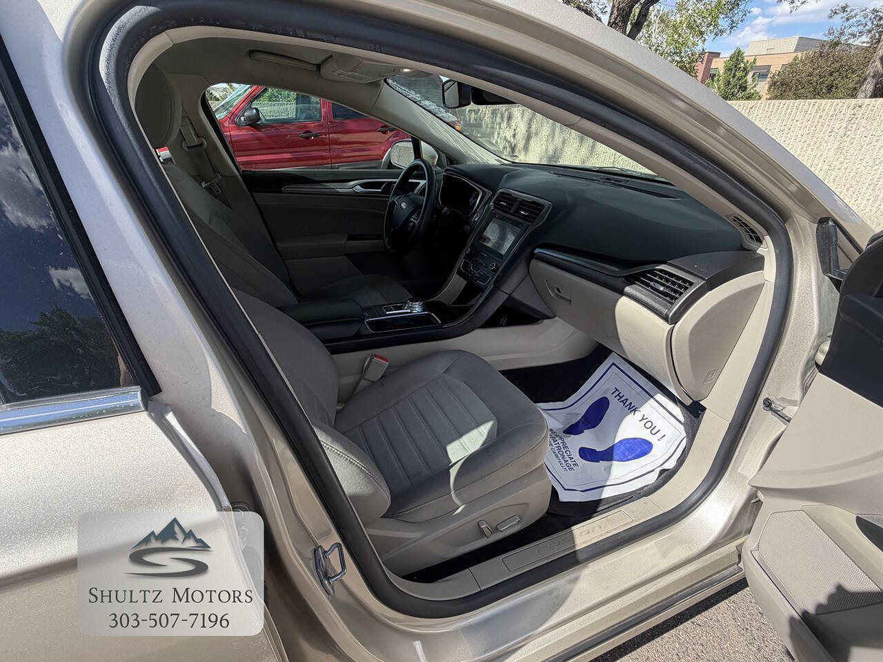 Used 2019 Ford Fusion SE FWD image 18