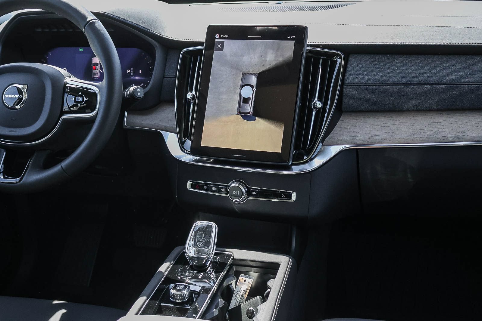 New 2026 Volvo XC90 B6 Plus w/ Protection Package AWD/4WD image 23