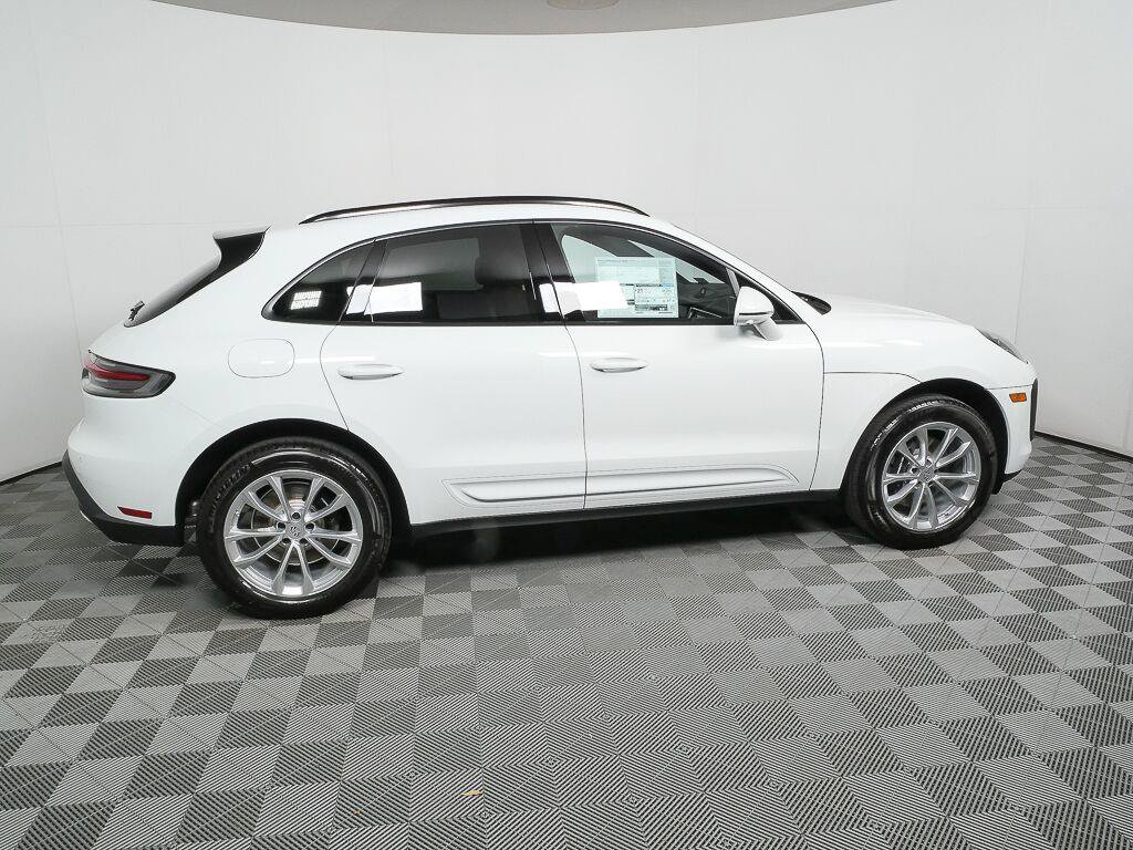 Certified 2026 Porsche Macan Turbo AWD/4WD image 27