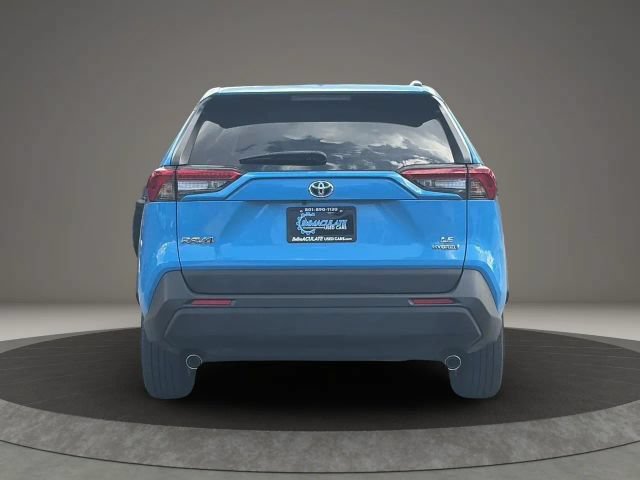 Used 2021 Toyota RAV4 LE AWD/4WD image 4