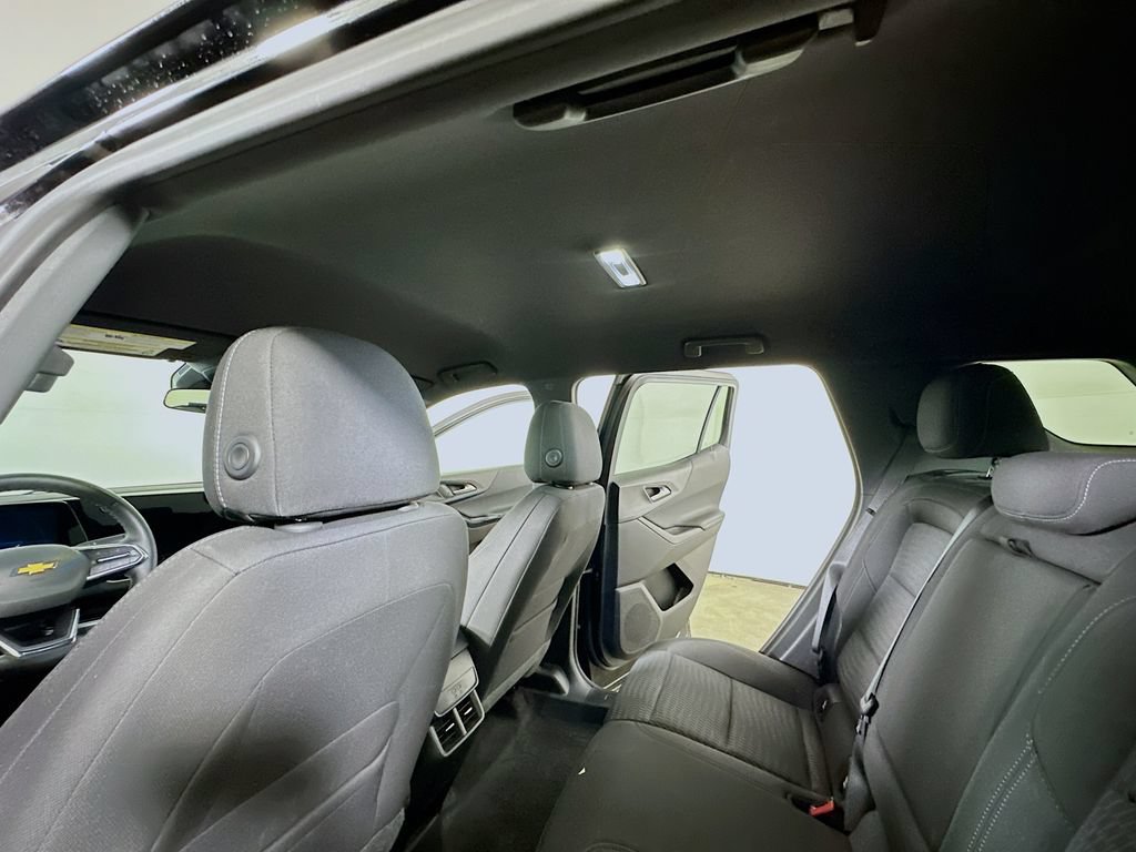 Used 2026 Chevrolet Equinox LT FWD image 13