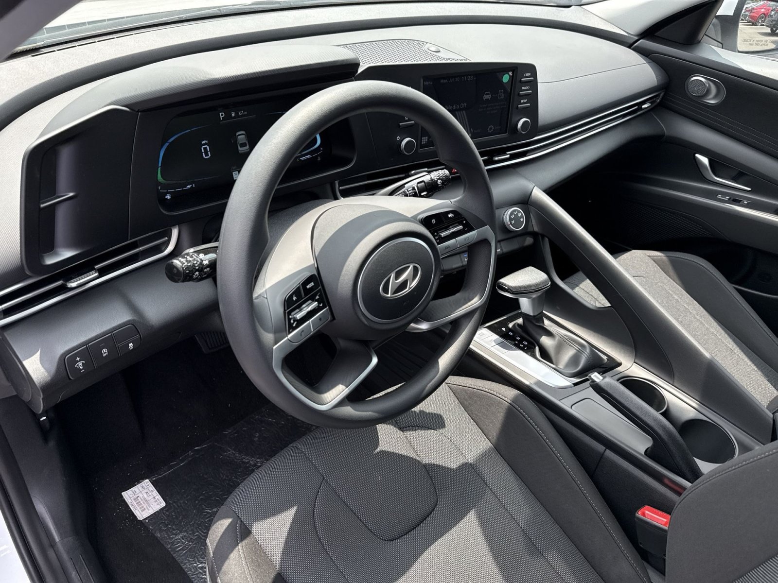 New 2026 Hyundai Elantra SE FWD image 16