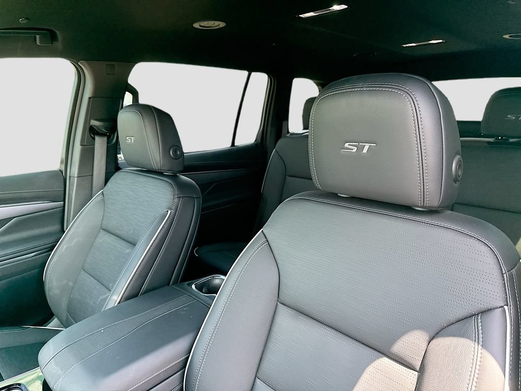 Used 2026 Buick Enclave Sport Touring FWD image 13