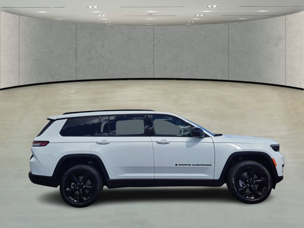 New 2025 Jeep Grand Cherokee L Limited w/ Black Appearance Package image 4