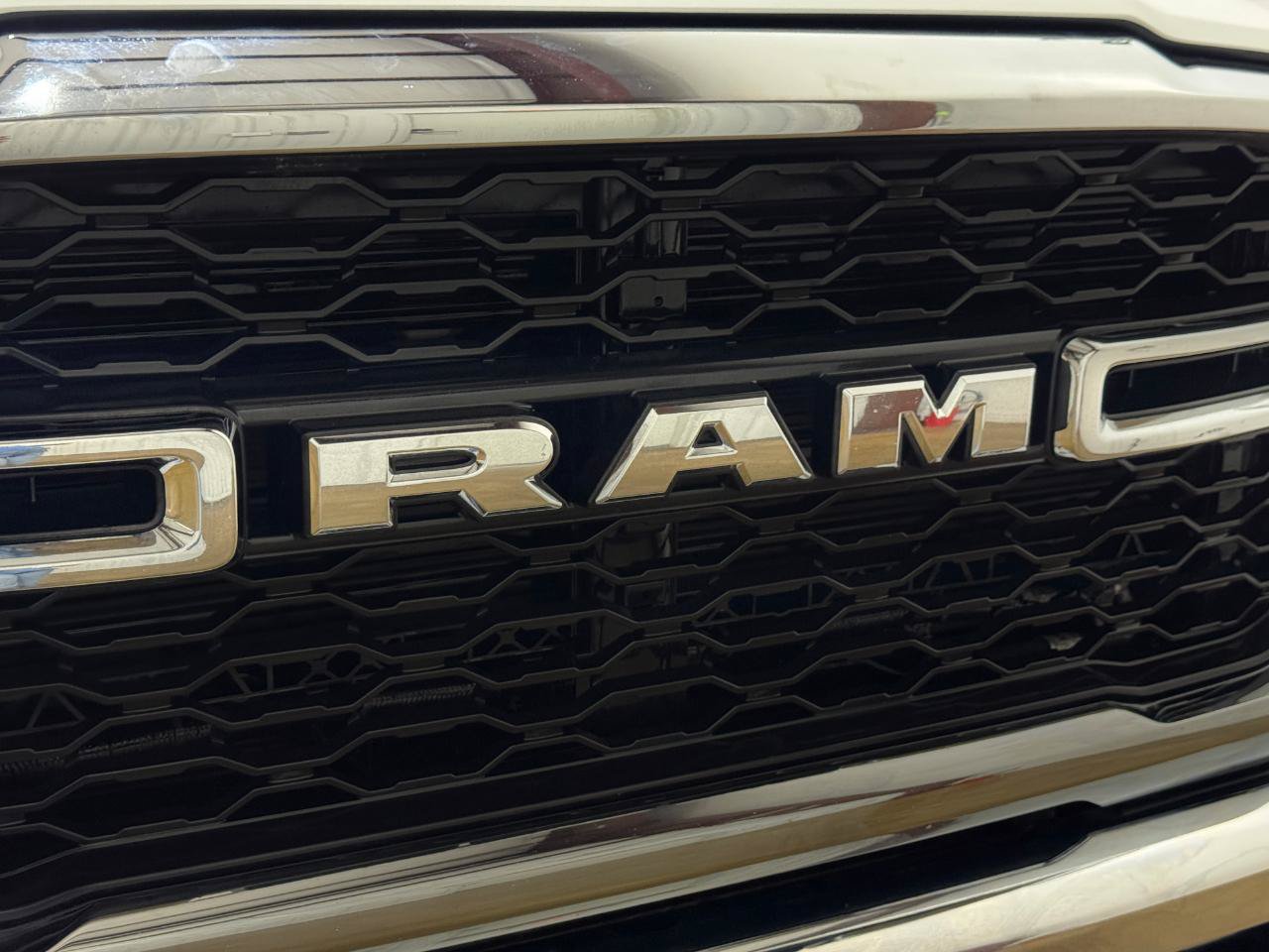 Used 2024 RAM 3500 Tradesman w/ Chrome Appearance Group AWD/4WD image 45