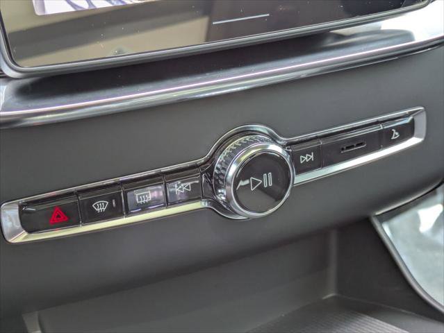 Used 2025 Volvo XC90 B6 Ultra w/ Protection Package Premier image 20