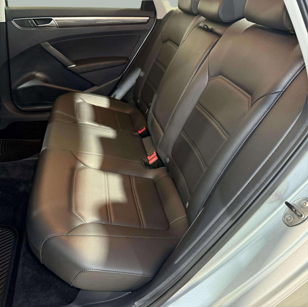 Used 2017 Volkswagen Passat 1.8T SE image 24