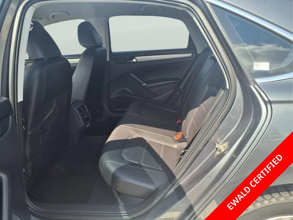 Used 2020 Volkswagen Passat 2.0T SE FWD image 17