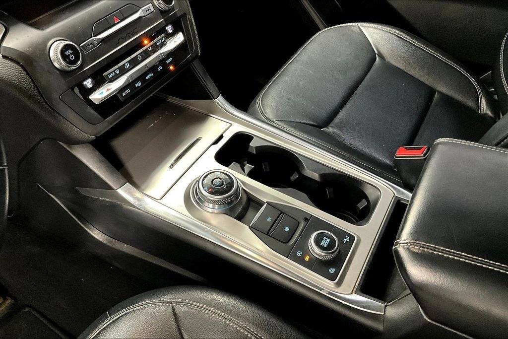 Used 2020 Ford Explorer XLT w/ Equipment Group 202A image 16