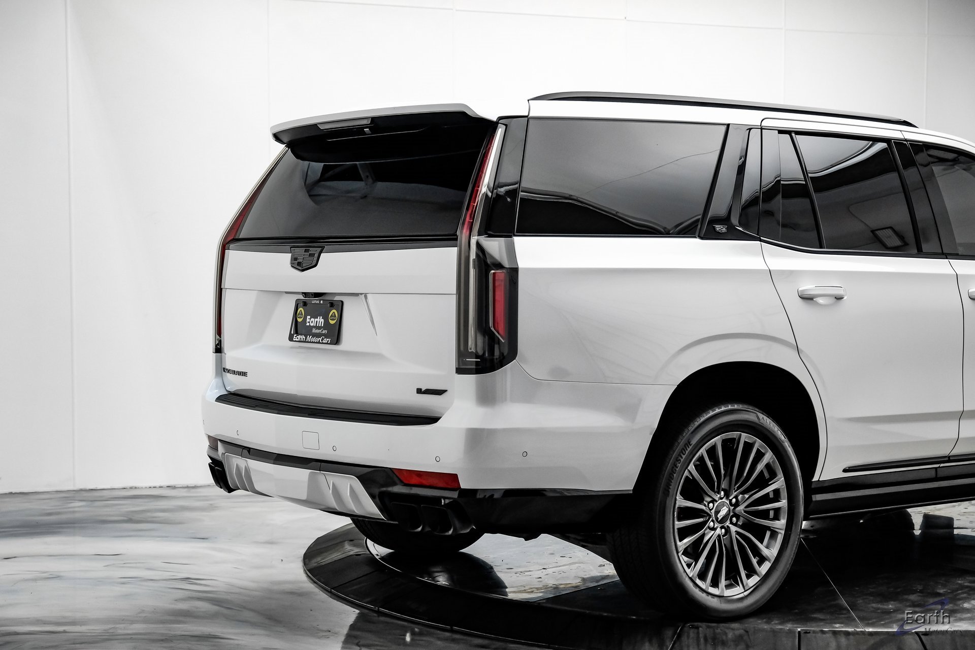 Used 2023 Cadillac Escalade V image 14