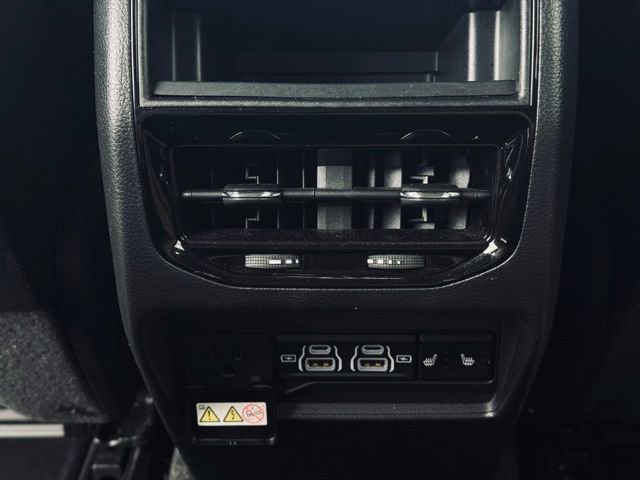 Certified 2024 Jeep Grand Cherokee Limited w/ Black Appearance Package AWD/4WD image 20