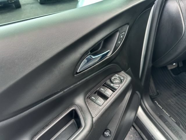 Used 2018 Chevrolet Equinox LT FWD image 15