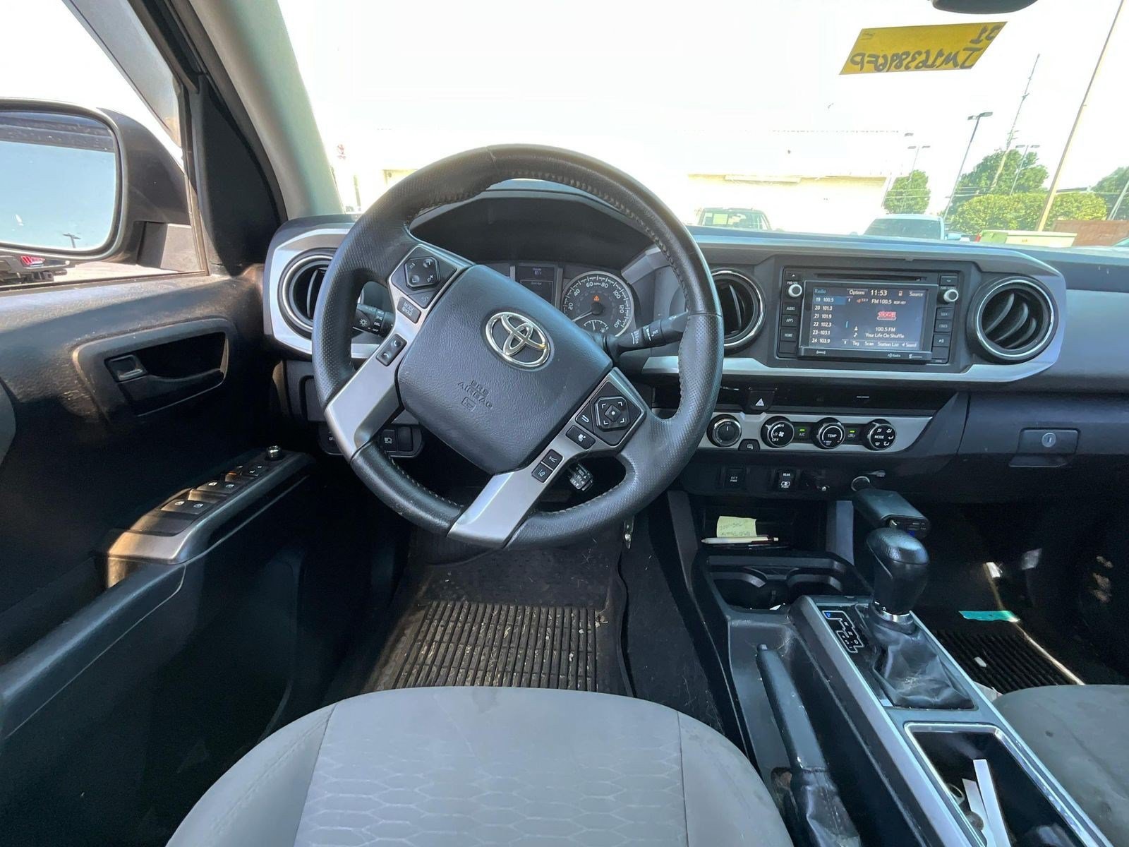Used 2018 Toyota Tacoma SR5 AWD/4WD image 8