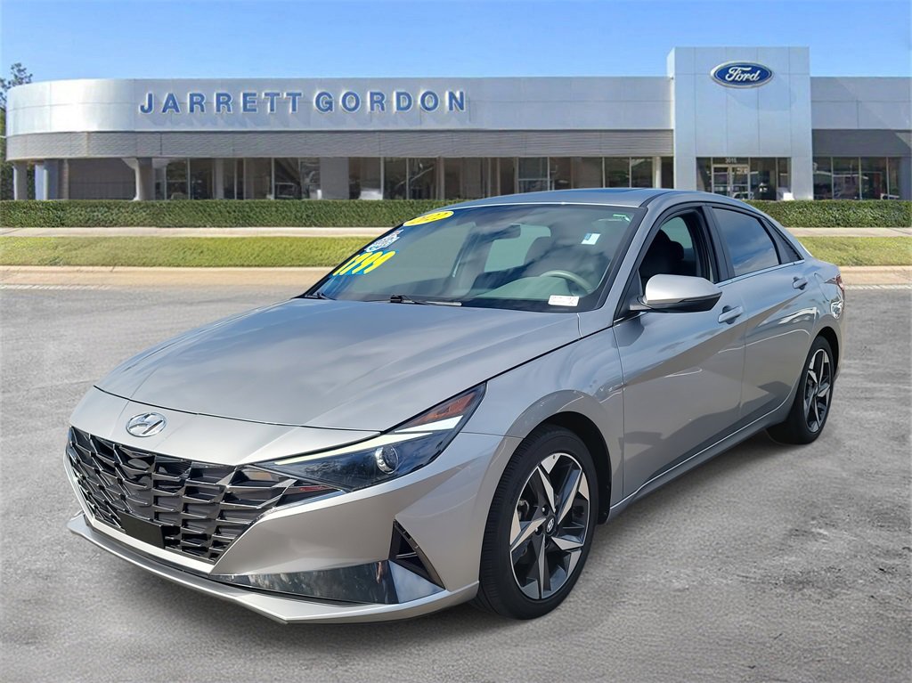 Used 2022 Hyundai Elantra SEL w/ Convenience + Premium Package image 2