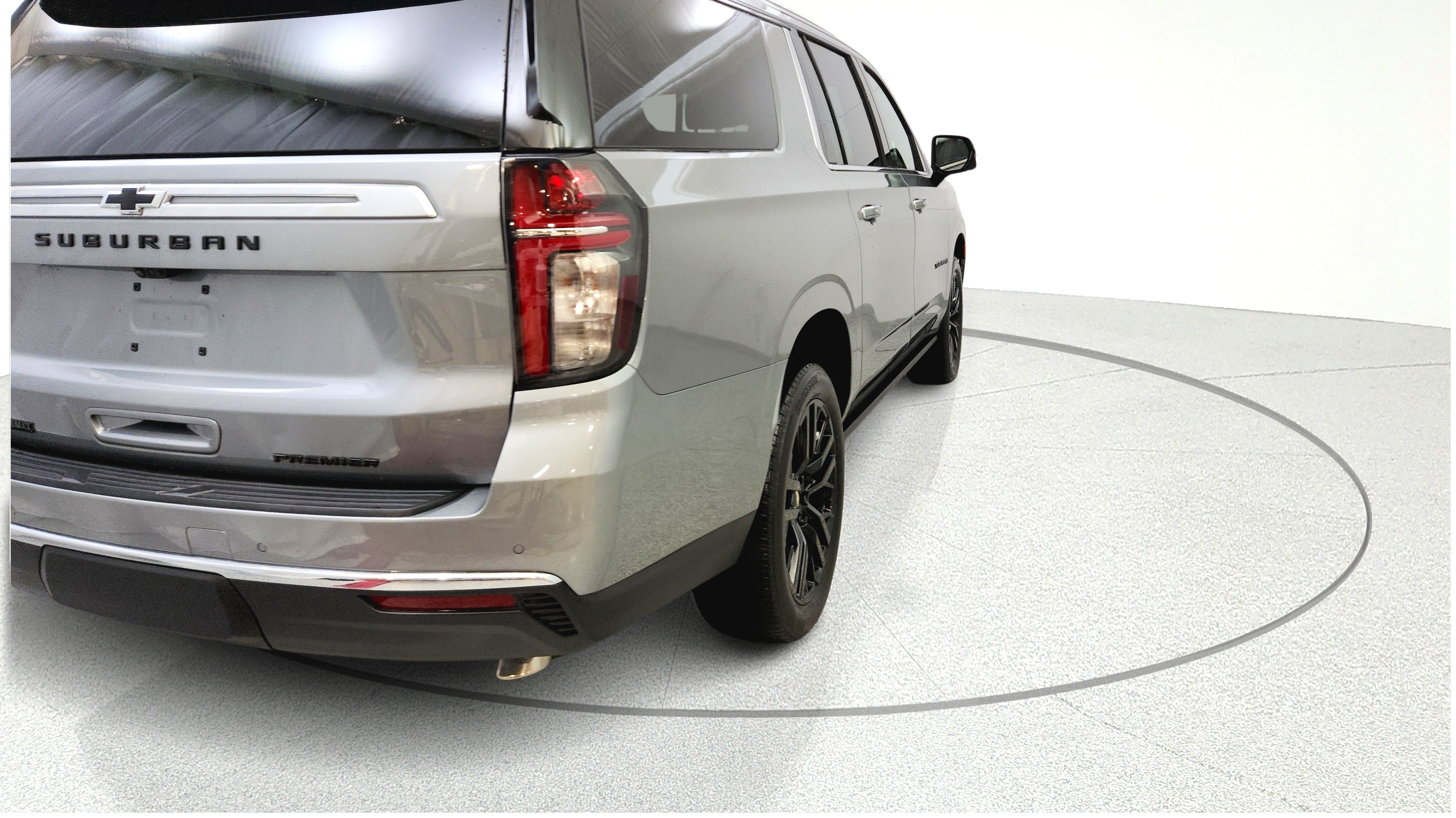 Used 2023 Chevrolet Suburban Premier AWD/4WD image 8
