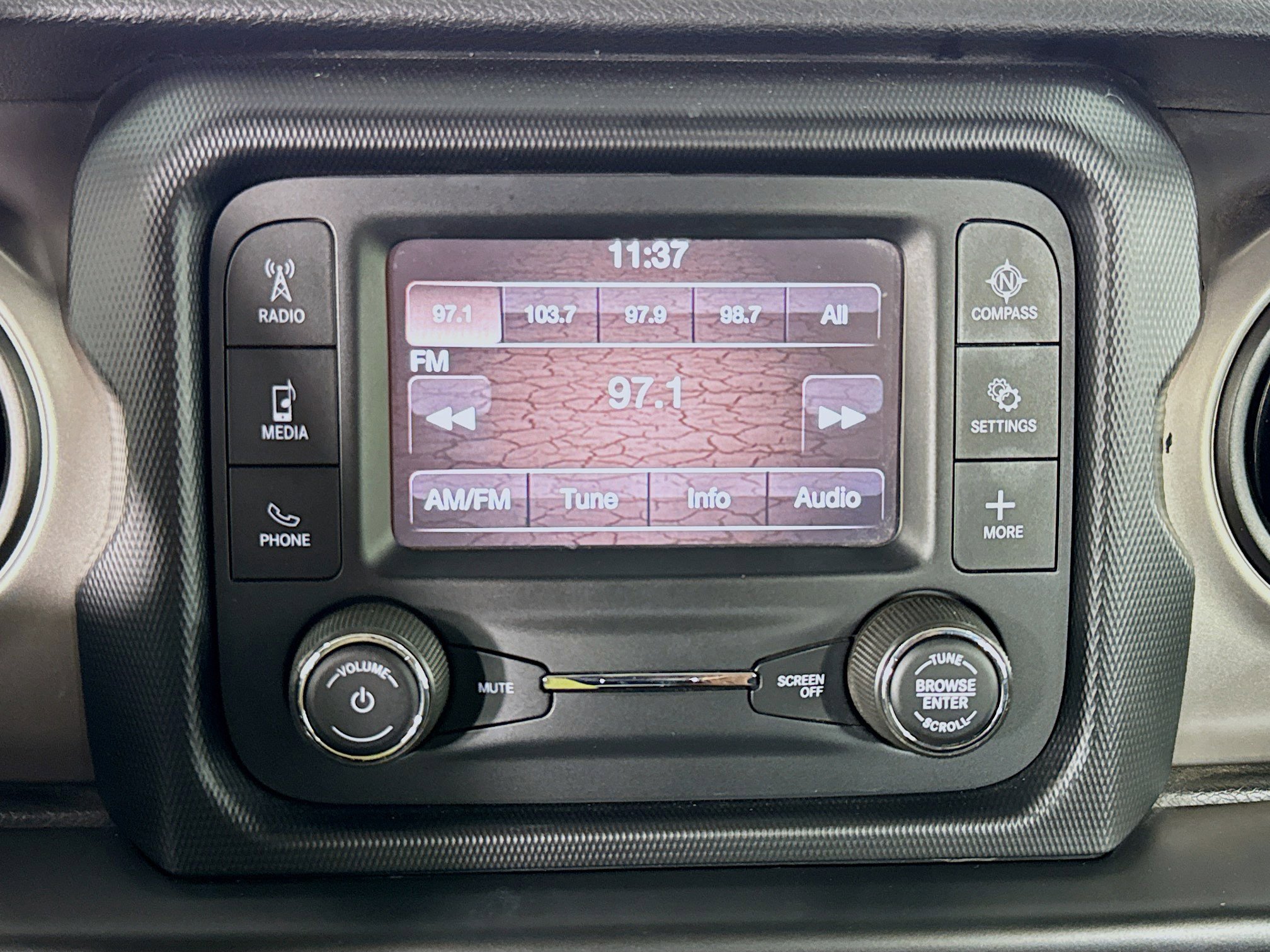 Used 2020 Jeep Wrangler Sport image 17