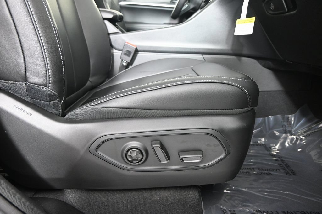 New 2026 Jeep Grand Cherokee Limited w/ Limited Altitude Package AWD/4WD image 14