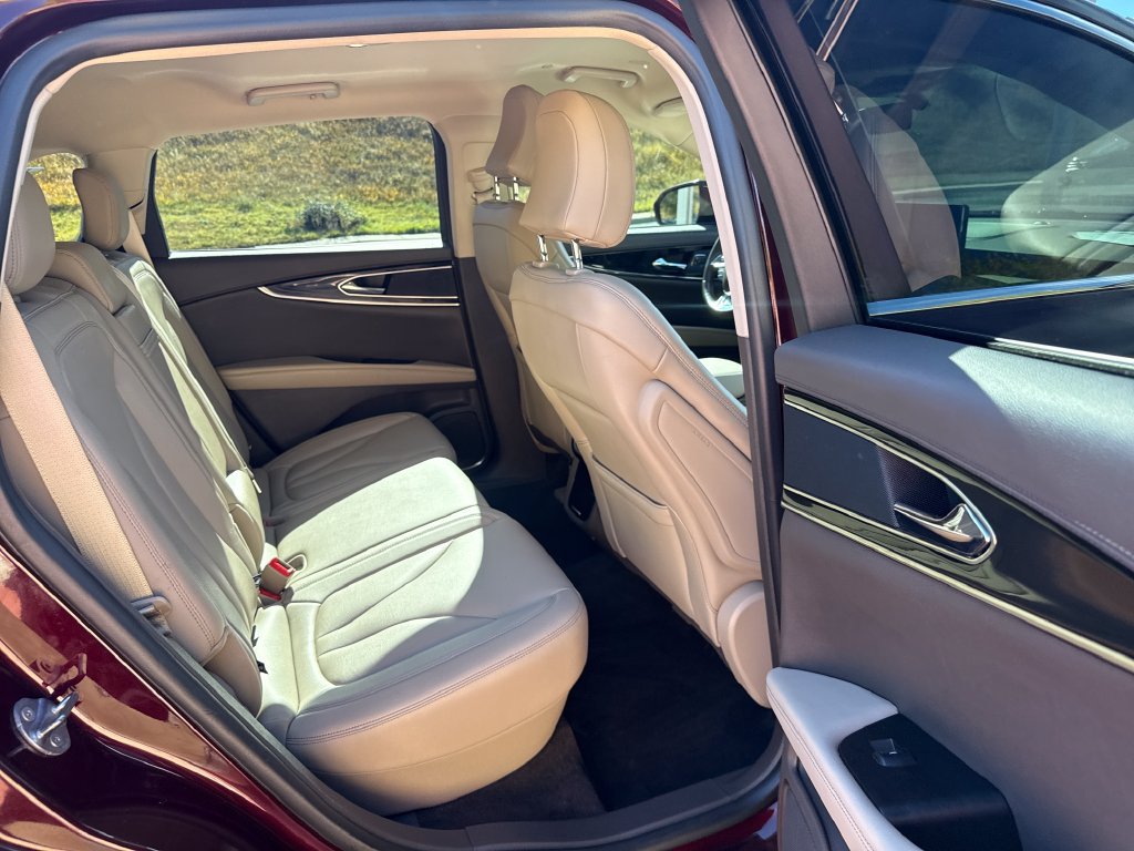 Used 2022 Lincoln Nautilus AWD w/ Premium Package image 24