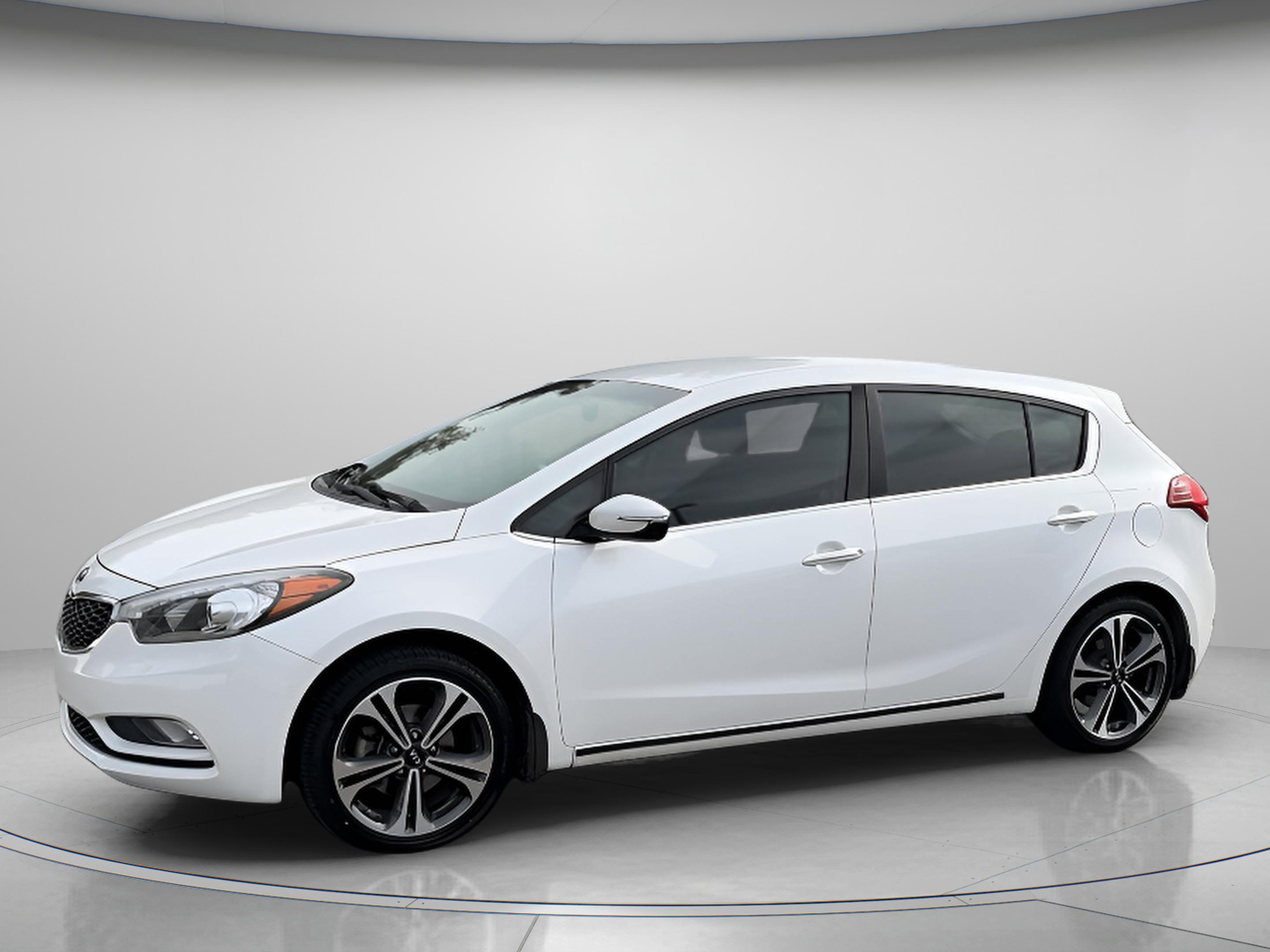 Used 2016 Kia Forte EX image 2