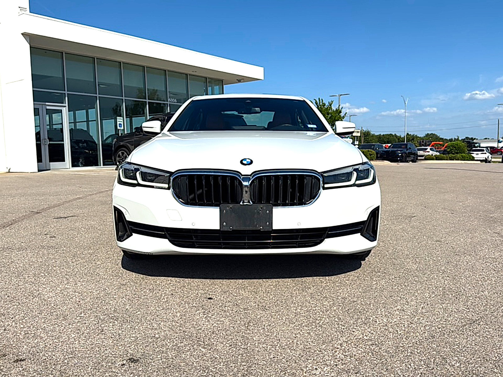 Used 2021 BMW 530i w/ Premium Package RWD image 2