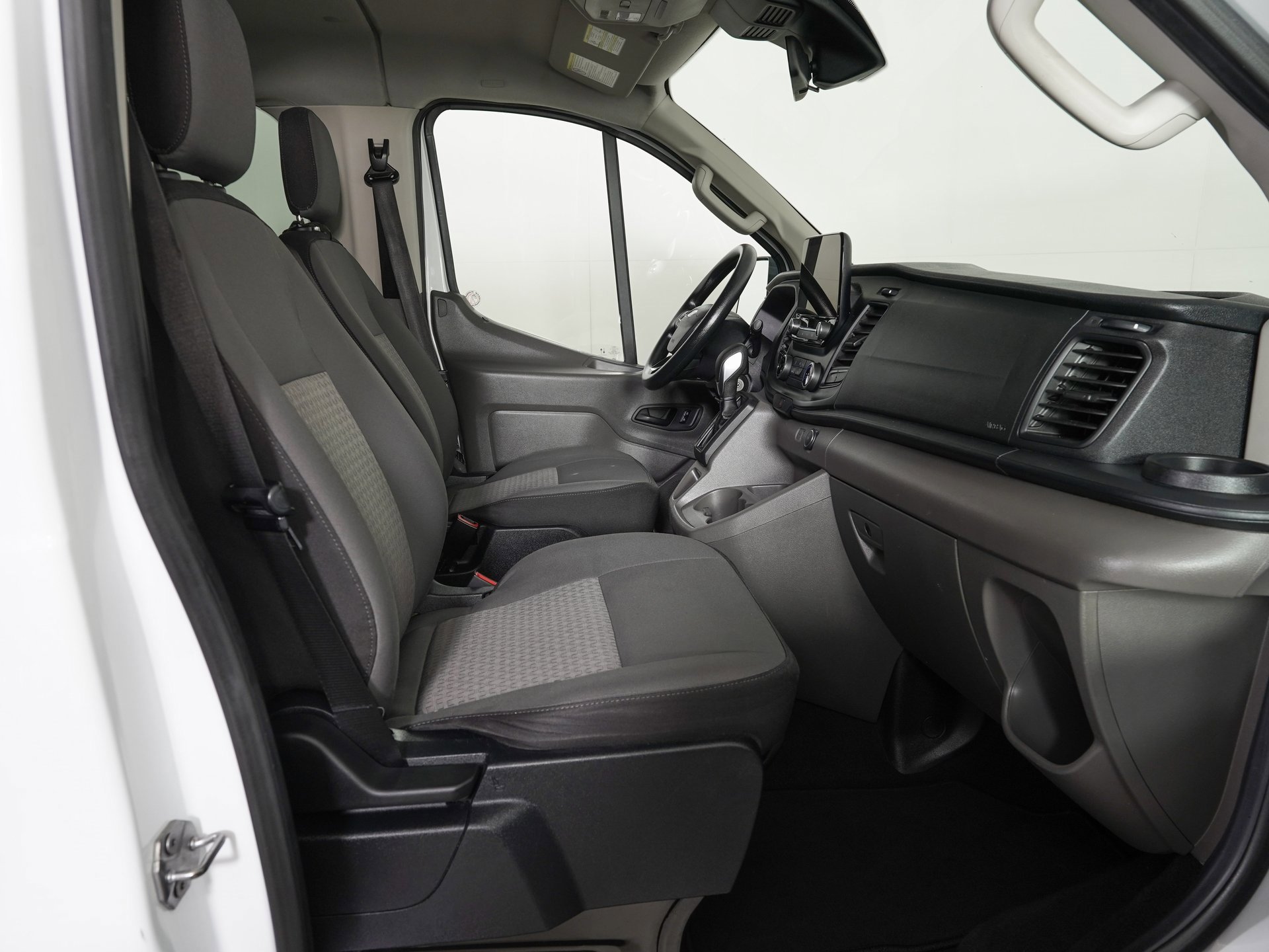 Used 2021 Ford Transit 350 XLT image 9