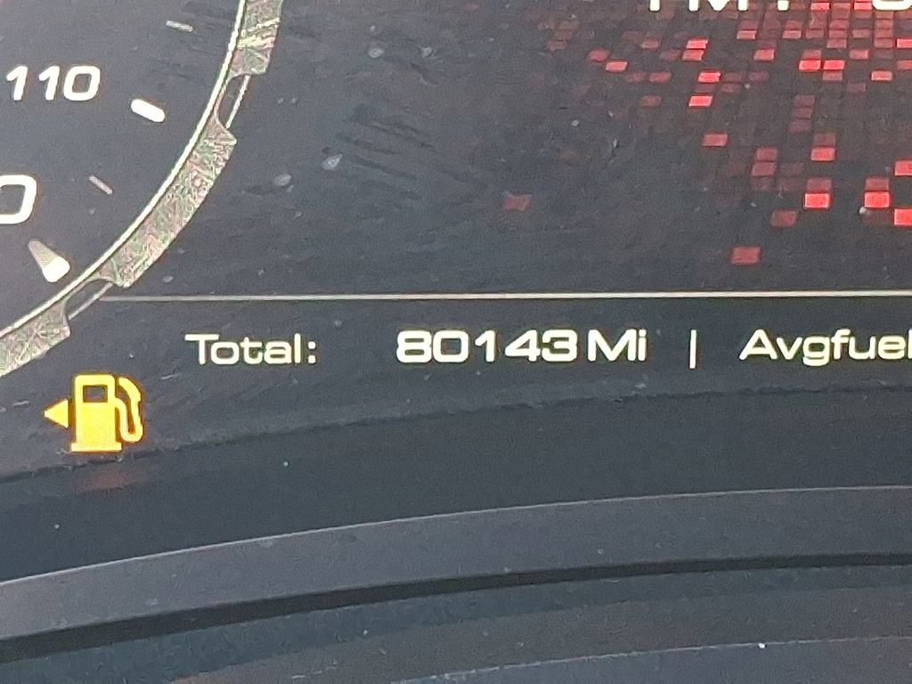 Used 2018 Jeep Wrangler Unlimited Sahara w/ Connectivity Group AWD/4WD image 20
