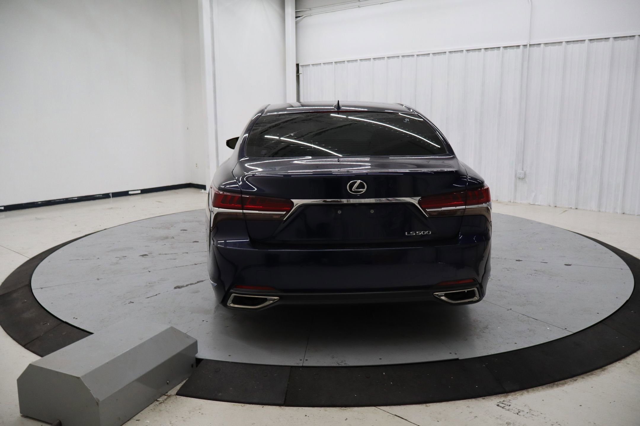 Used 2020 Lexus LS 500 w/ Interior Upgrade Package image 6