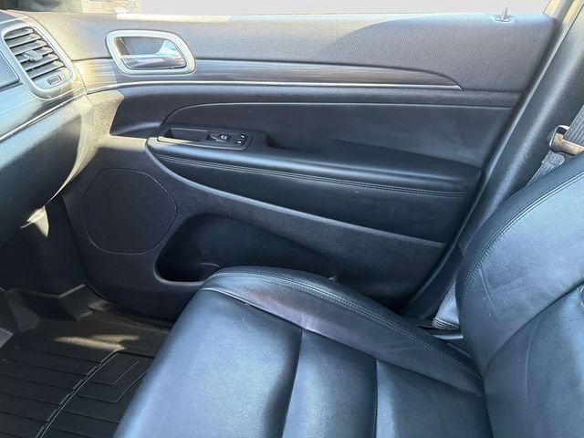 Used 2021 Jeep Grand Cherokee Limited AWD/4WD image 25