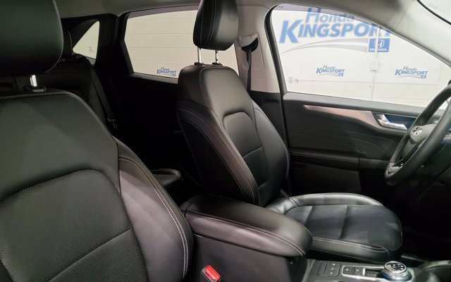 Used 2022 Ford Escape Titanium w/ Class II Trailer Tow Package image 25