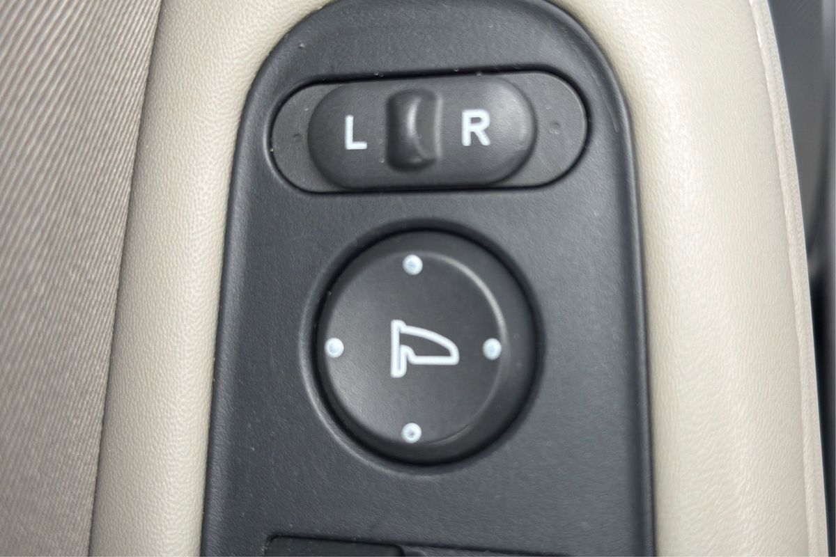 Used 2017 Honda HR-V LX image 34