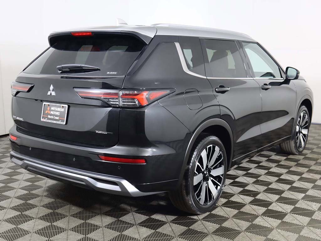New 2025 Mitsubishi Outlander AWD image 16