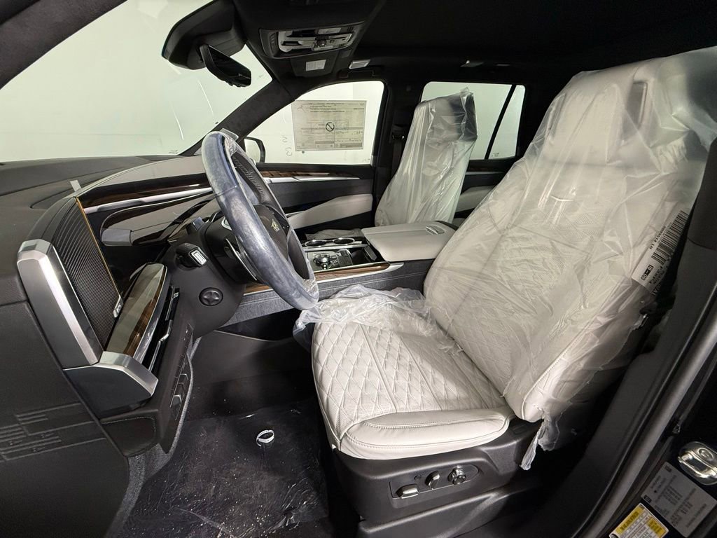 New 2026 Cadillac Escalade Platinum Luxury w/ LPO, Floor Liner Package AWD/4WD image 10