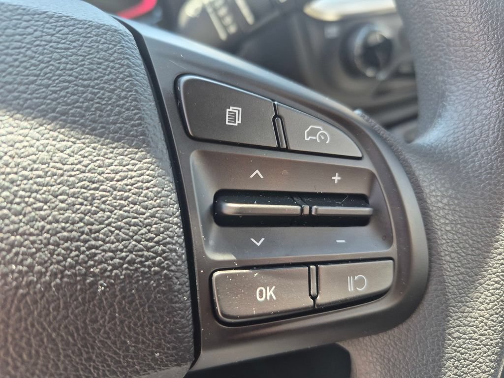 Used 2026 Hyundai Venue SE FWD image 24