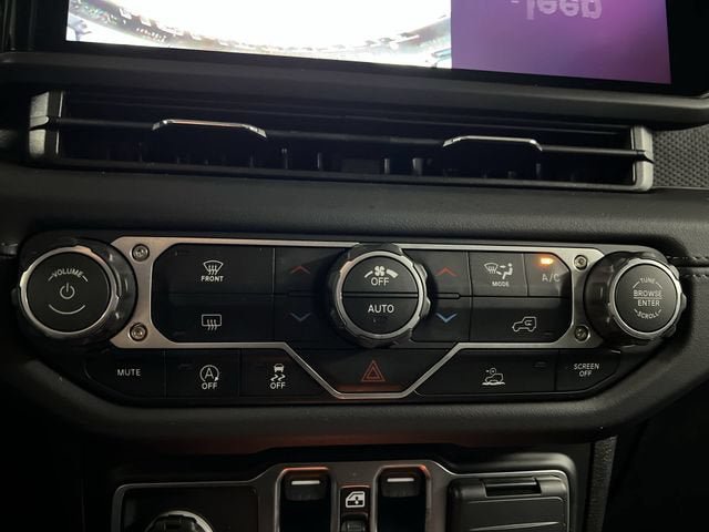 Used 2026 Jeep Wrangler Unlimited Rubicon AWD/4WD image 17
