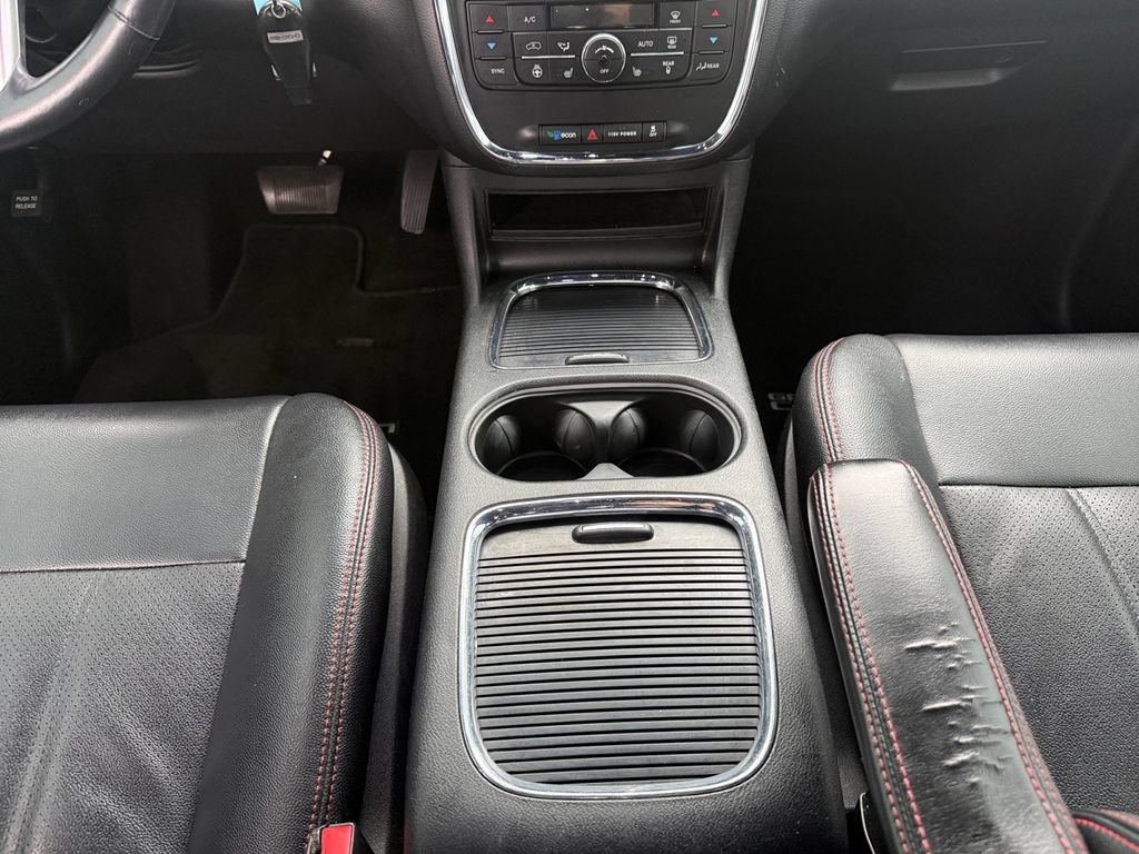 Used 2017 Dodge Grand Caravan GT FWD image 28