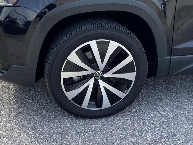 Used 2022 Volkswagen Taos SE image 9