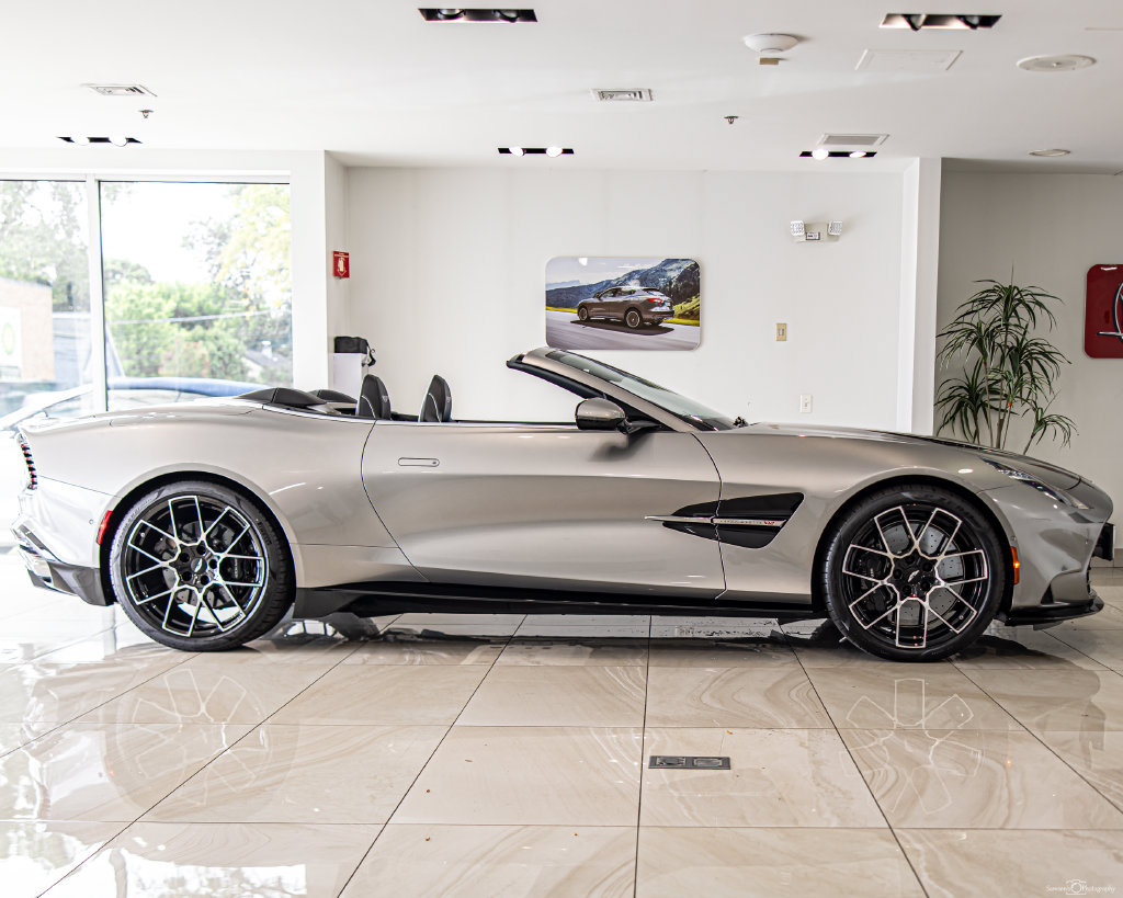 New 2026 Aston Martin Vanquish Convertible RWD image 9