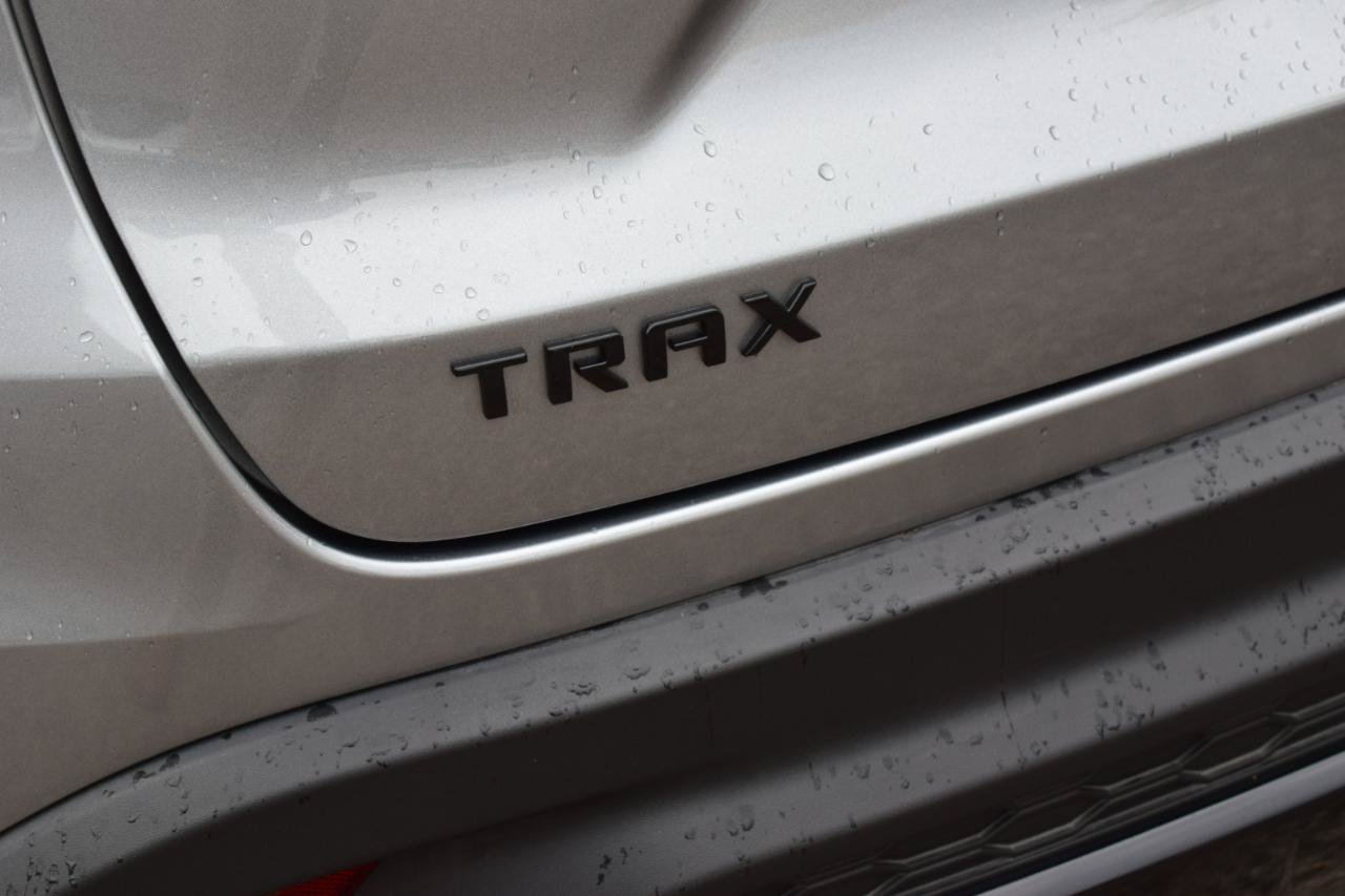 Used 2026 Chevrolet Trax RS w/ Sunroof Package FWD image 13